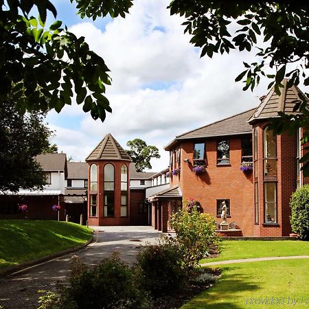 Beaufort Park Hotel Mold Bagian luar foto