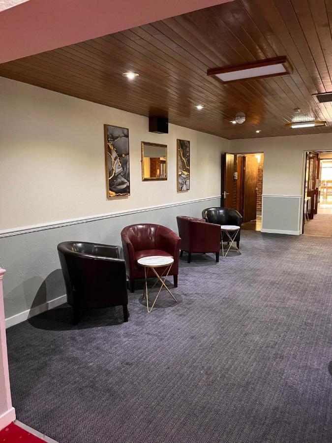 Beaufort Park Hotel Mold Bagian luar foto