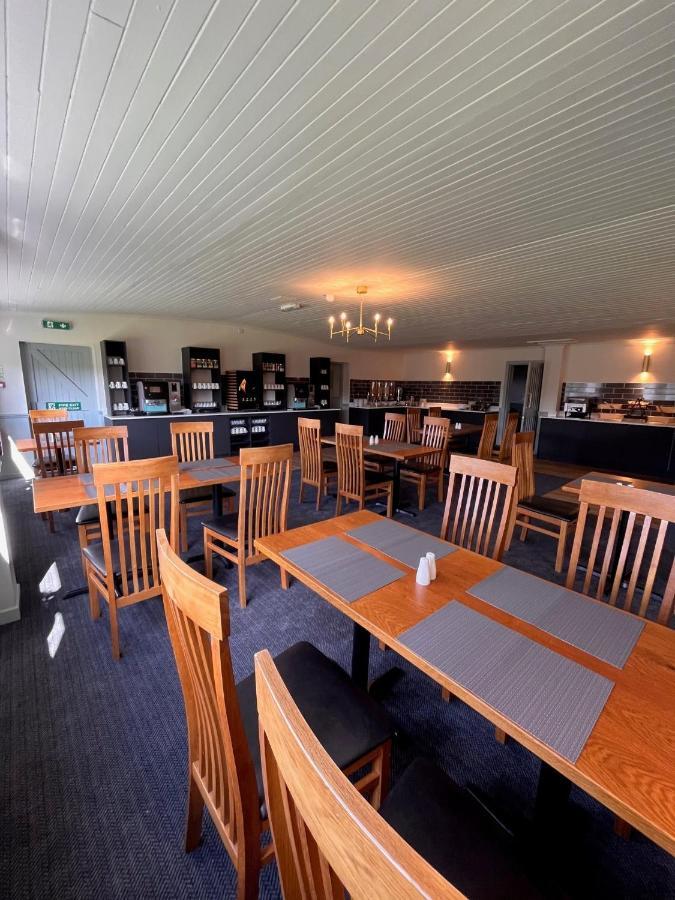 Beaufort Park Hotel Mold Bagian luar foto