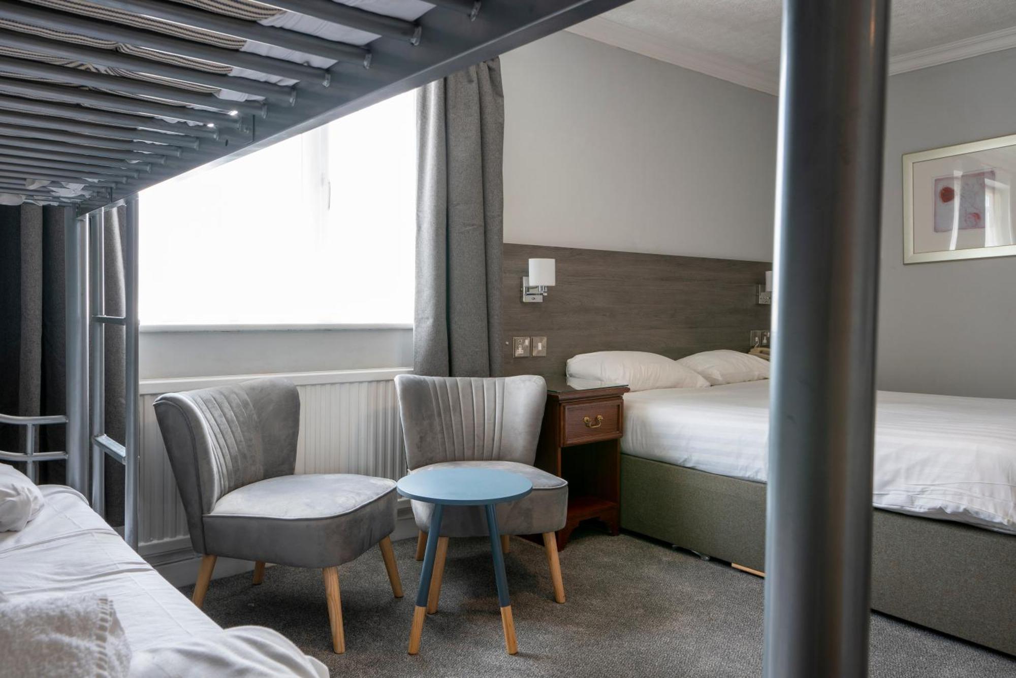 Beaufort Park Hotel Mold Bagian luar foto