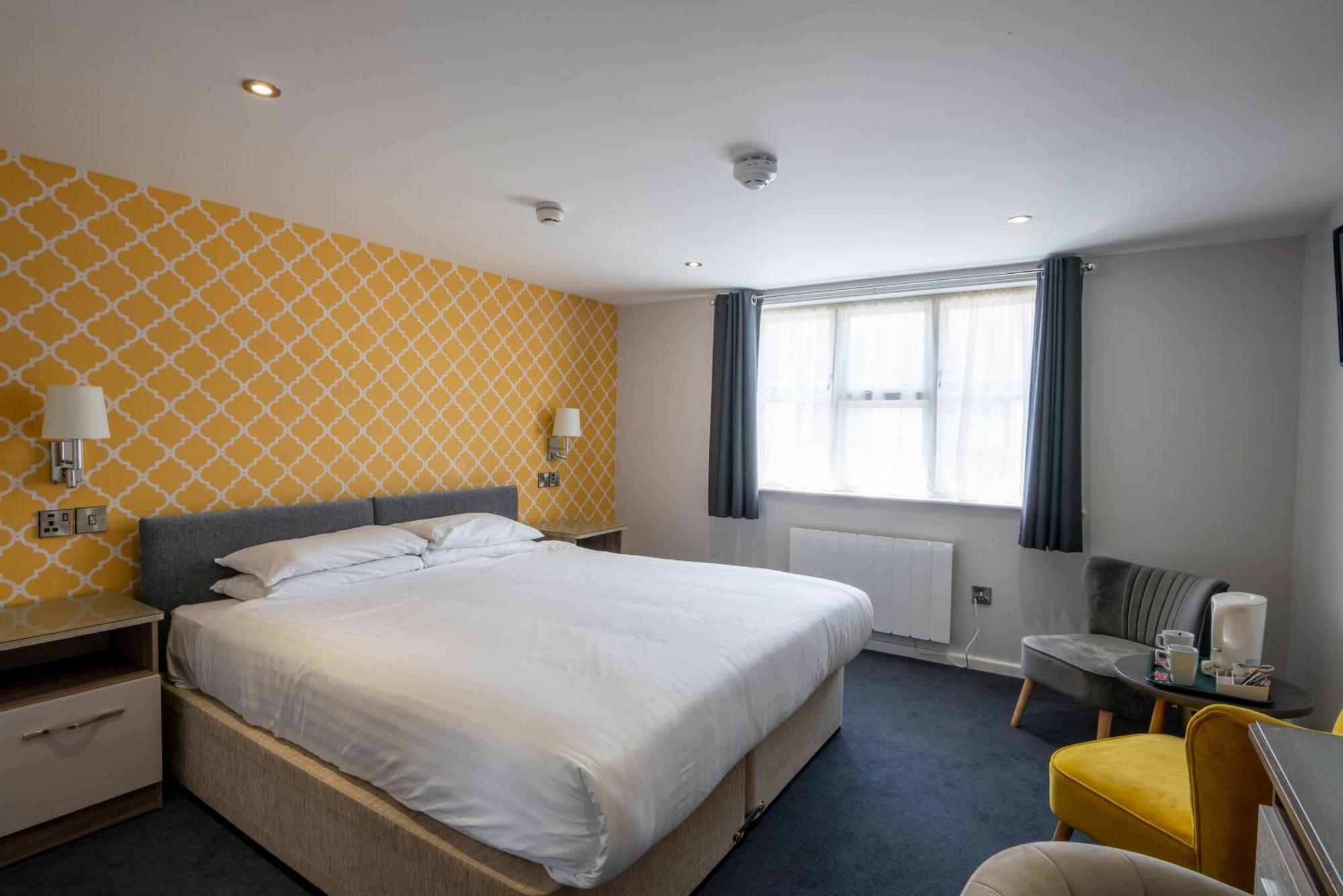 Beaufort Park Hotel Mold Bagian luar foto