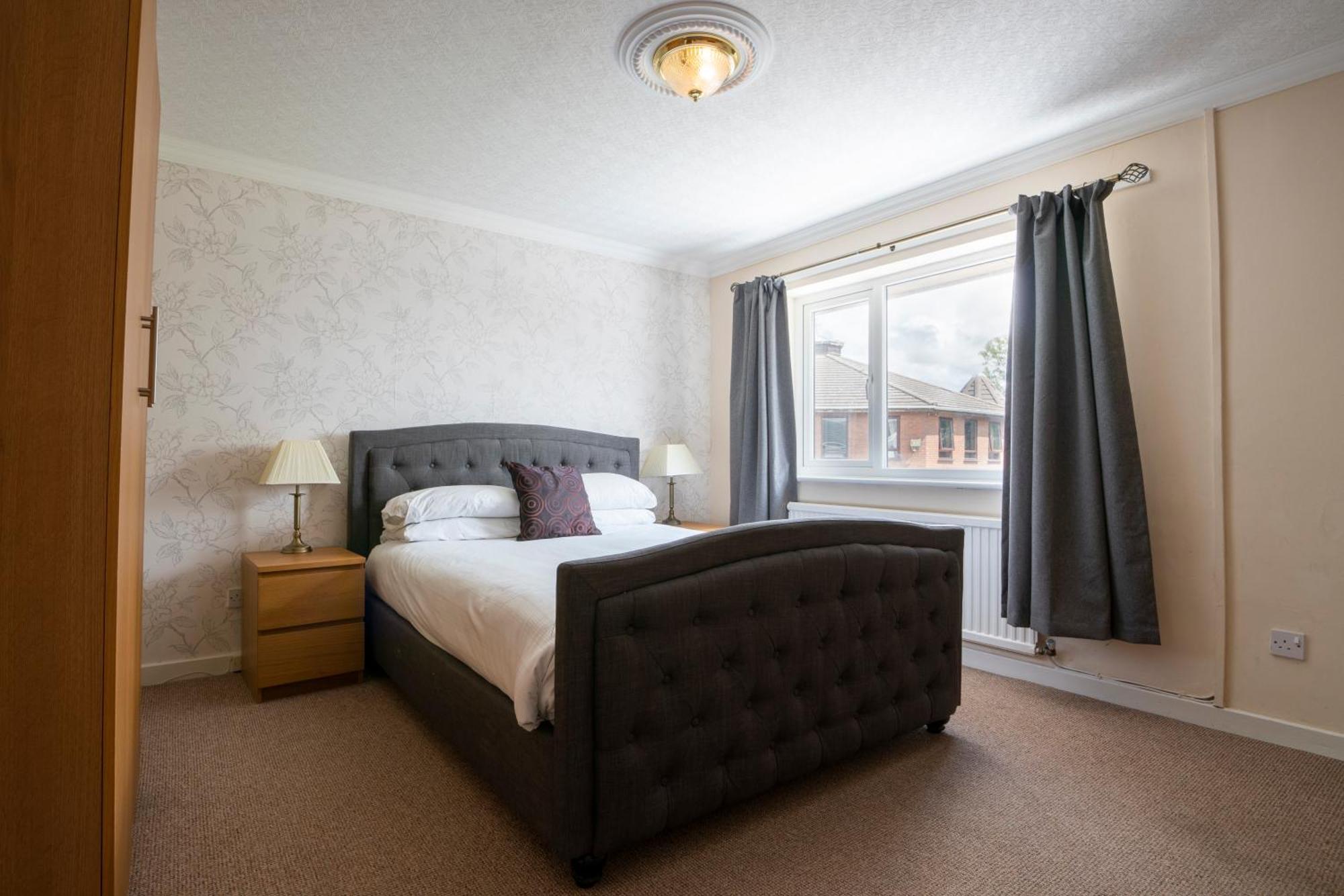 Beaufort Park Hotel Mold Bagian luar foto